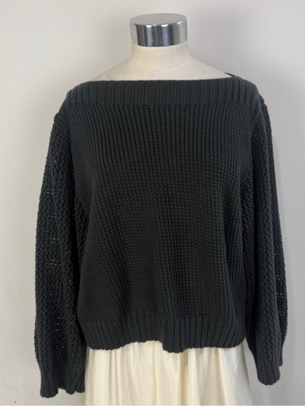 WOL HIDE BOAT NECK WASHED BLACK SWEATER